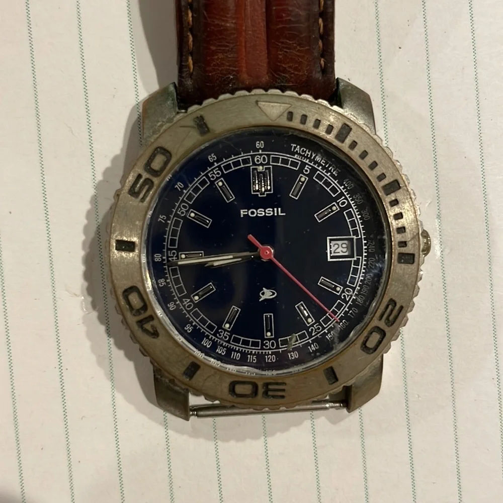 Fossil tachymetre watch with date